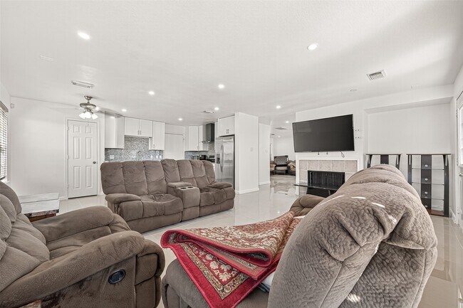 Building Photo - 15707 Crooked Arrow Dr