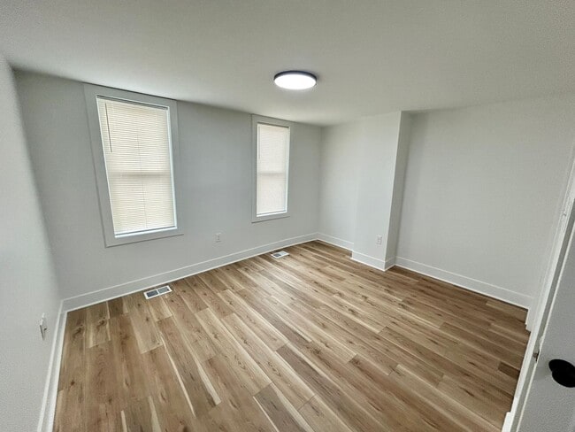 Building Photo - Modern 2-Bed, 1.5-Bath Home with Central A...