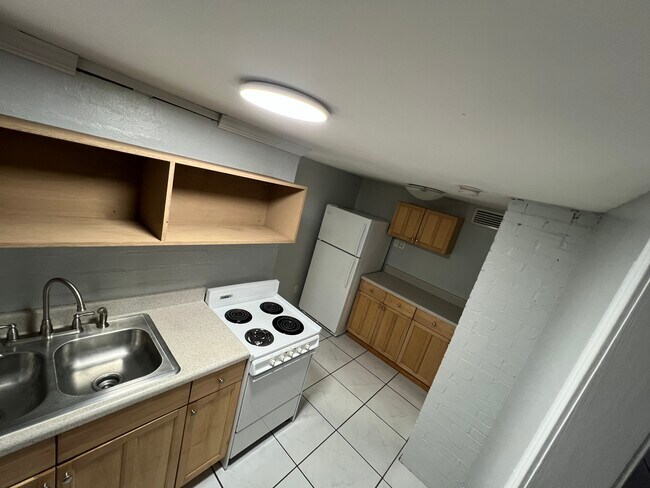 Foto del edificio - 615 Hillcrest St