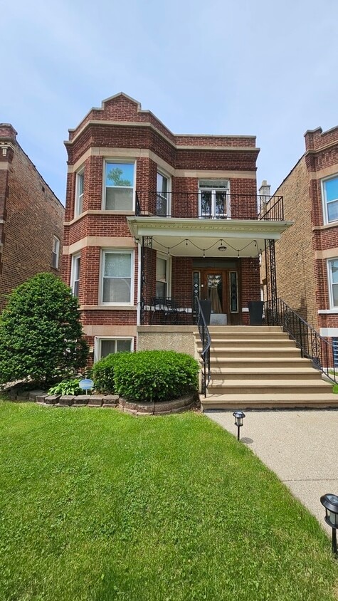 Primary Photo - 1928 S Harvey Ave
