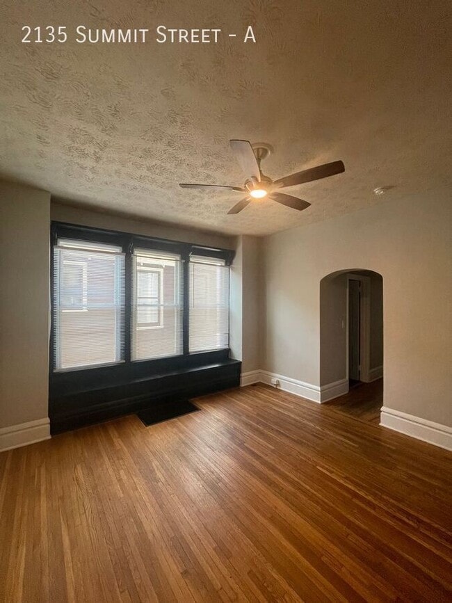 Foto del edificio - 2135 Summit St