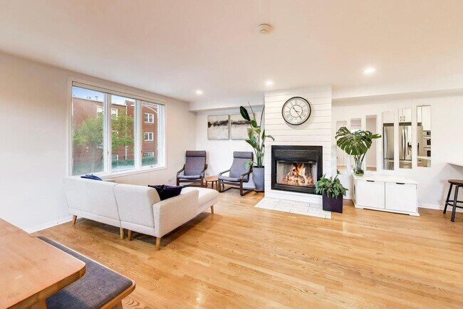 Foto del edificio - 2810 N Wolcott Ave