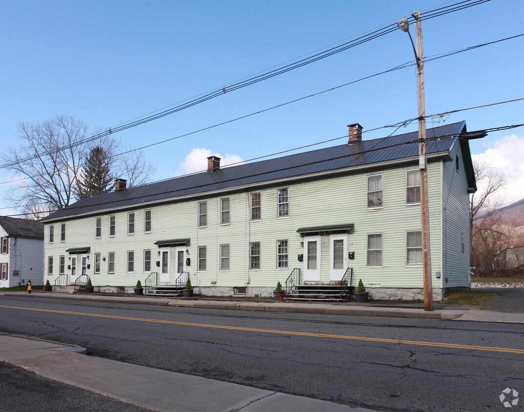 Primary Photo - 142-152 N Summer St