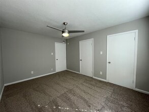 Building Photo - 9075 Gaylord Dr
