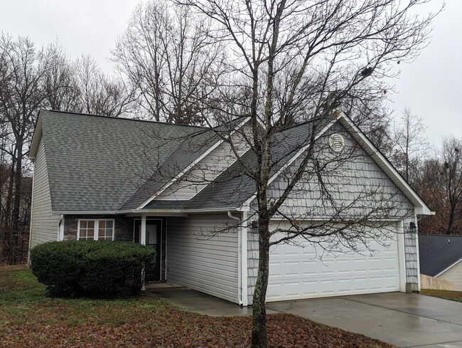 Building Photo - Room in House on Brian William Rd