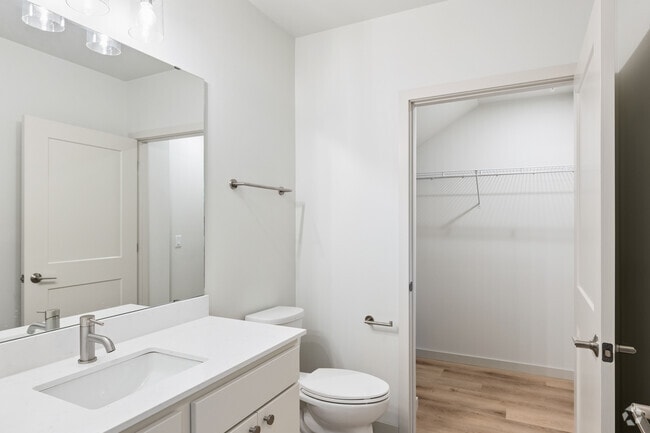 3BR, 3BA - 1,769SF - Bathroom - Allen Bay