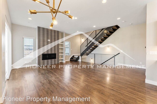 Foto del edificio - 3 br, 2.5 bath House - 2121 N Marion St. #1