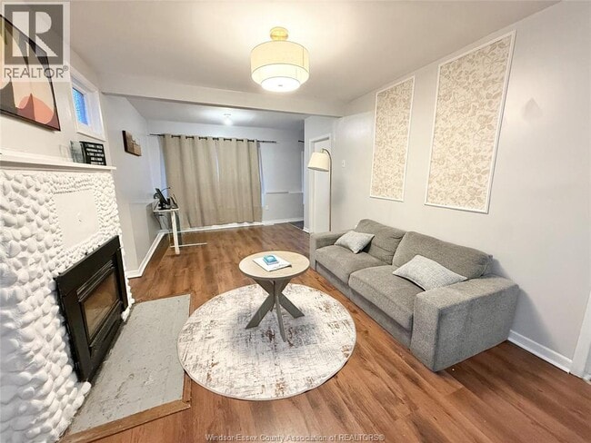 Photo du bâtiment - 970 Westminster Blvd