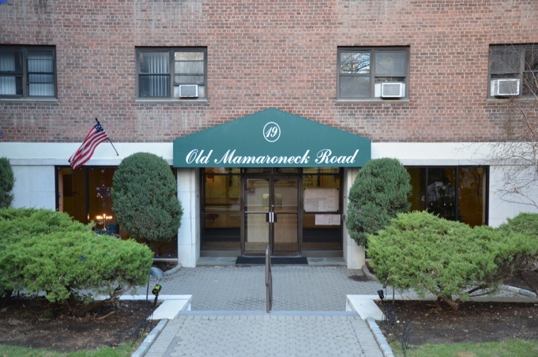 Primary Photo - Overlook Towers