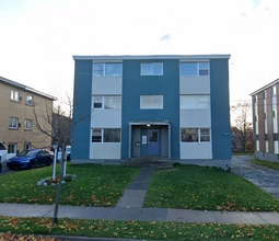 Building Photo - 105 Pinecrest Dr