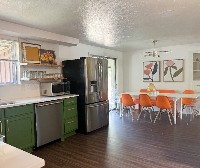 Foto del edificio - 1403 Allison Dr