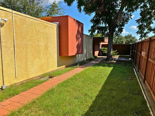 Foto del edificio - 2001 Santa Fe St