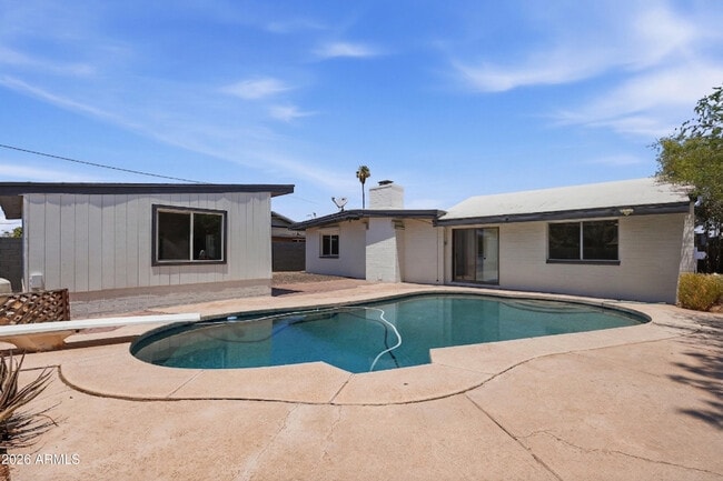 Building Photo - 1609 E Gaylon Dr