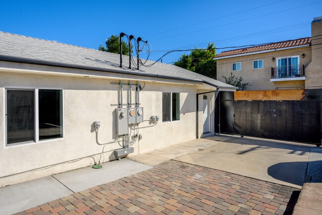 Building Photo - 14302 Van Nuys Blvd