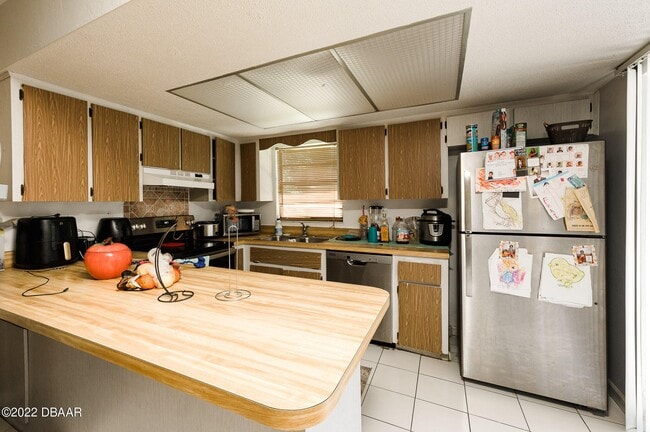 Building Photo - 65 Springwood Sq