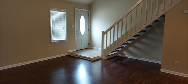 Building Photo - Dam Neck Estates