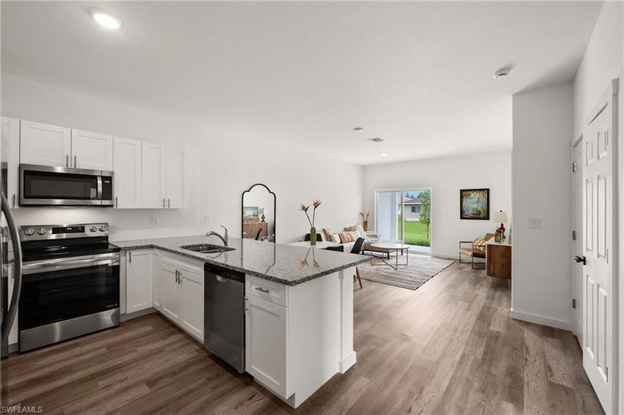 Foto principal - 717/719 Ichabod Ave