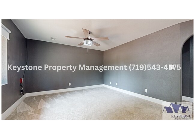 Building Photo - Stunning Rancher on the St Charles Mesa! 2...