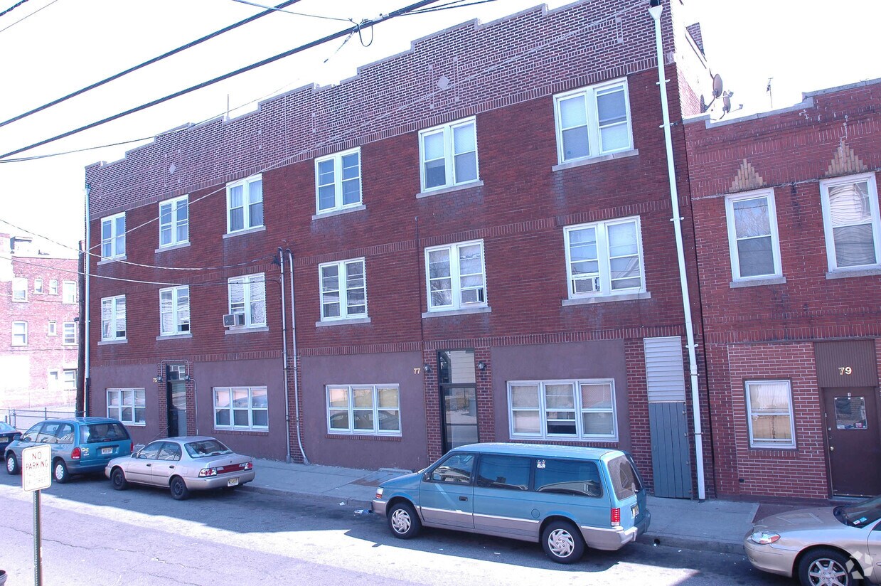 Building Photo - 75 Center St
