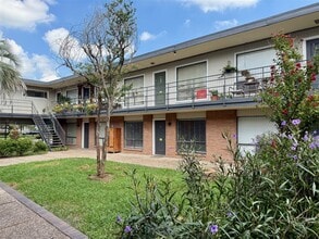 Building Photo - 936 Heights Blvd