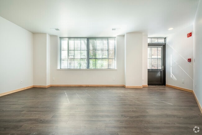 1BR, 1BA - 725SF - Living Room - Nichols Station Apartments
