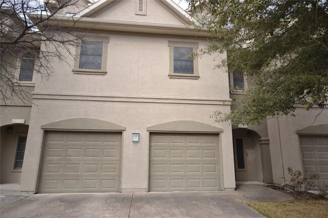 Building Photo - 2 Bedroom 2.5 Bath Townhome in Four Points...