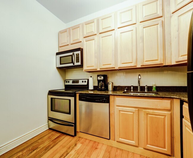 Building Photo - 264 9th St