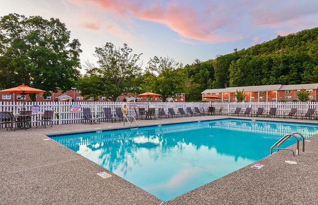 La piscina del acantilado - Cliffside Apartments