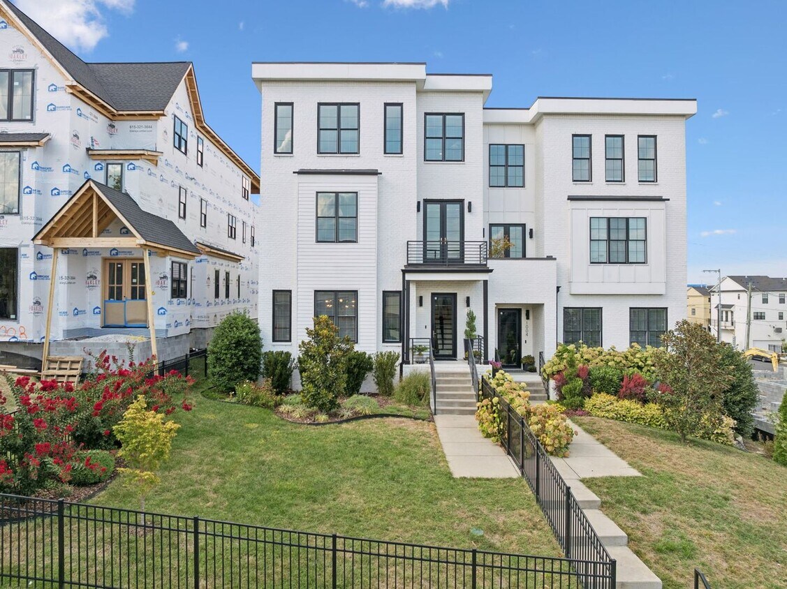 Experience elevated living in this beautifully crafted brick residence located in the heart of Ed... - Experience elevated living in this beautifully crafted brick residence located in the heart of Ed...