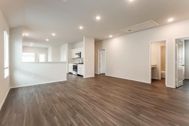 Building Photo - 2103 Crimson Lake Blvd