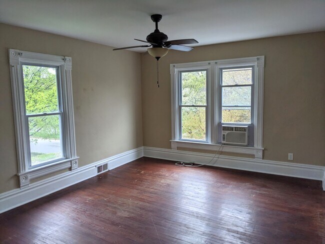 Building Photo - 508 N Raynor Ave