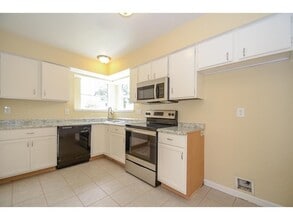 Building Photo - 7611 Shaddock Dr
