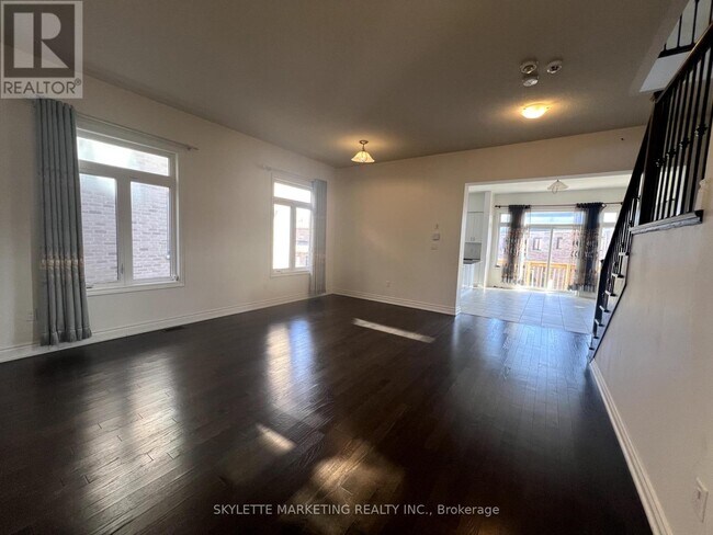 Building Photo - 5 Beebalm Ln