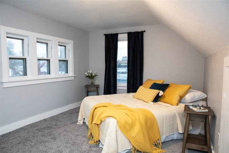 Primary Photo - 108 N Main St