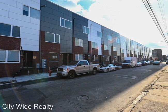 Building Photo - 3347 Tulip St