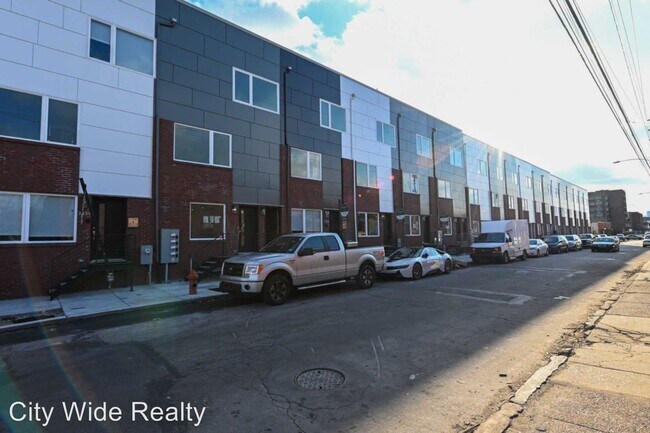 Building Photo - 3357 Tulip St