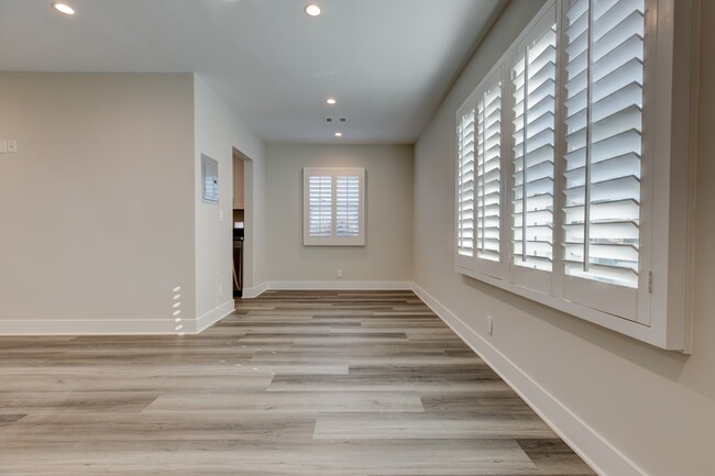 Dining area - 3310 W 15th St