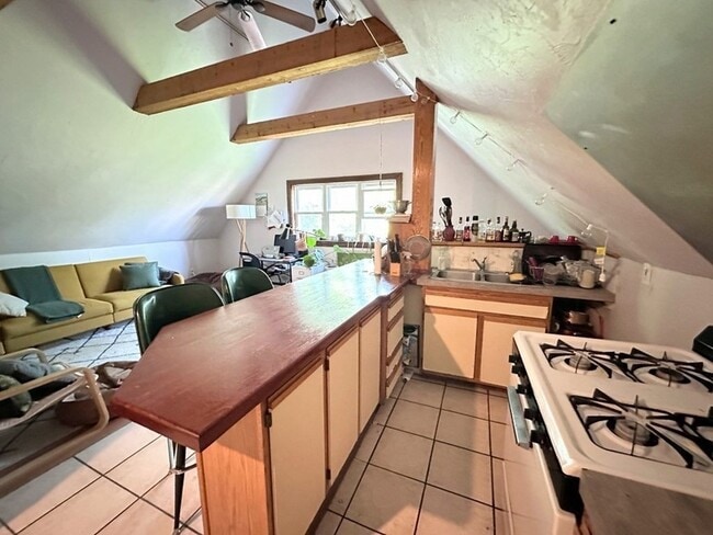 Photo - 74 Antwerp St Apartment