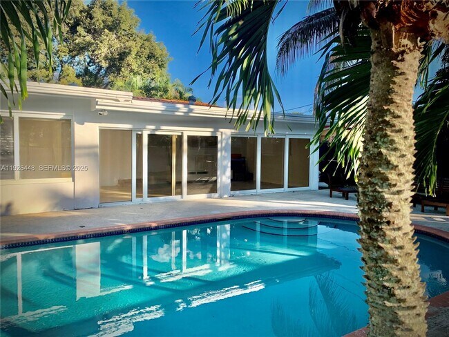 Foto del edificio - 19340 NE 18th Ct