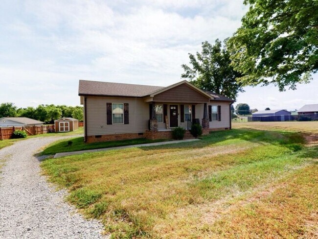 Building Photo - 3 Bedroom Single Family Home in Beechgrove