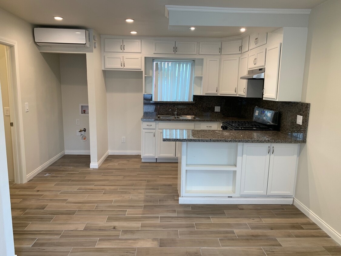 KItchen - 24441 University Ave