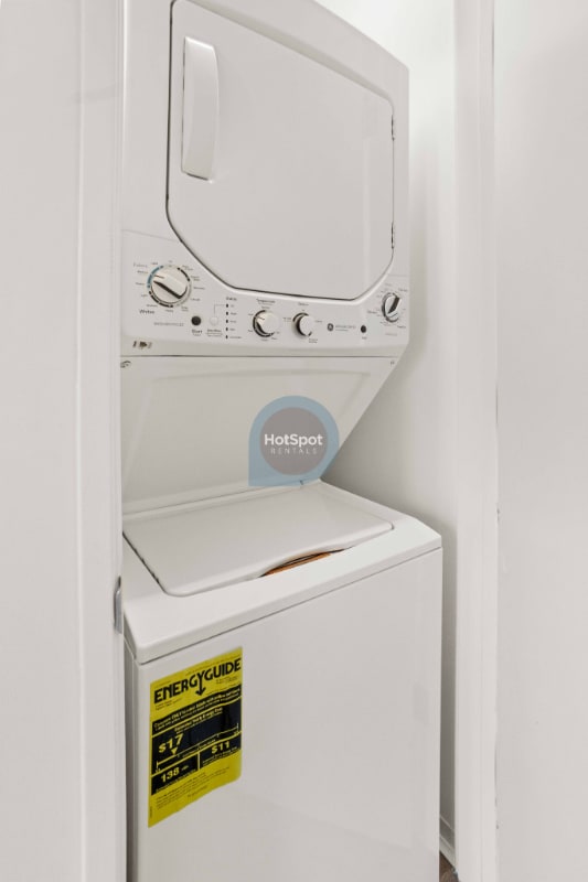 Photo - 1390 S State St Apartment