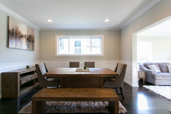 Foto del edificio - 4029 N Harding Ave