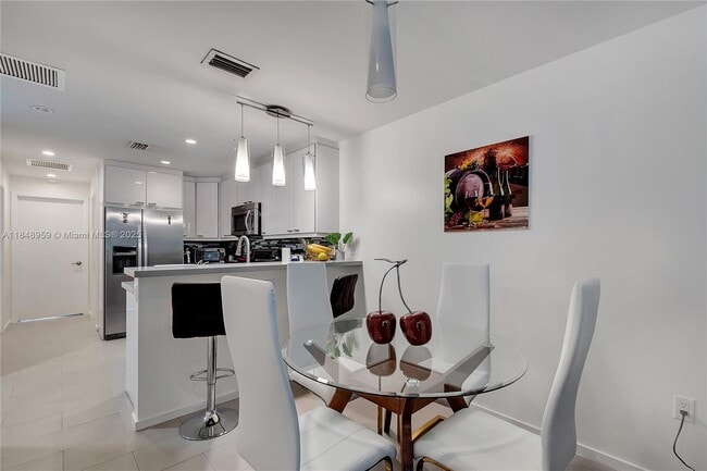 Foto del edificio - 7242 SW 22nd St