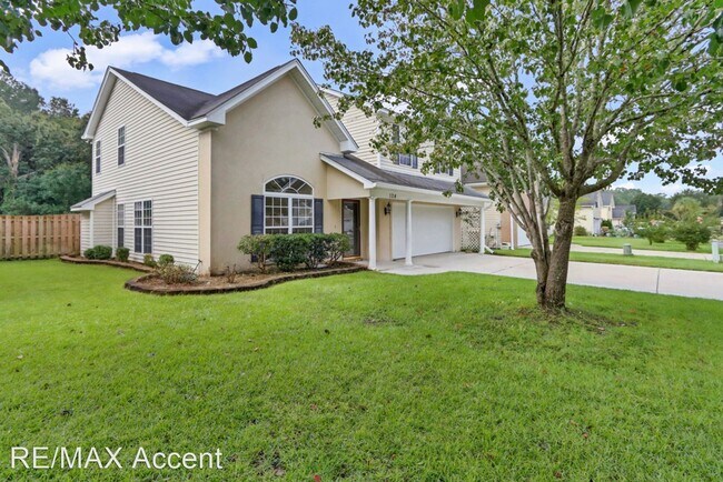 Foto del edificio - 4 br, 3 bath House - 124 Blue Lake St.