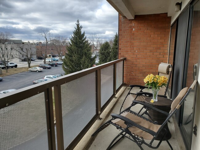 Private Balcony - Montgomery Plaza Apartments