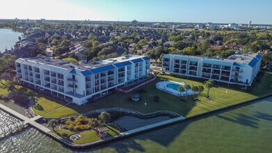 Building Photo - 351 Lakeside Ln