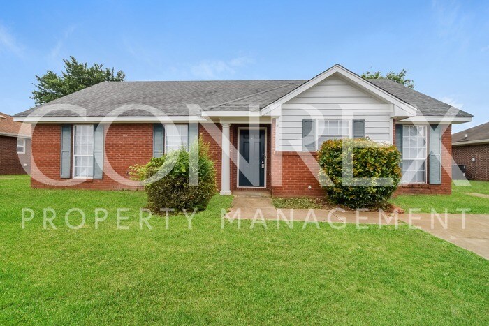 Primary Photo - Charming 4 Bedroom Home in Millbrook!