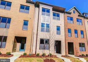 Building Photo - 22954 Sullivans Cove Sq