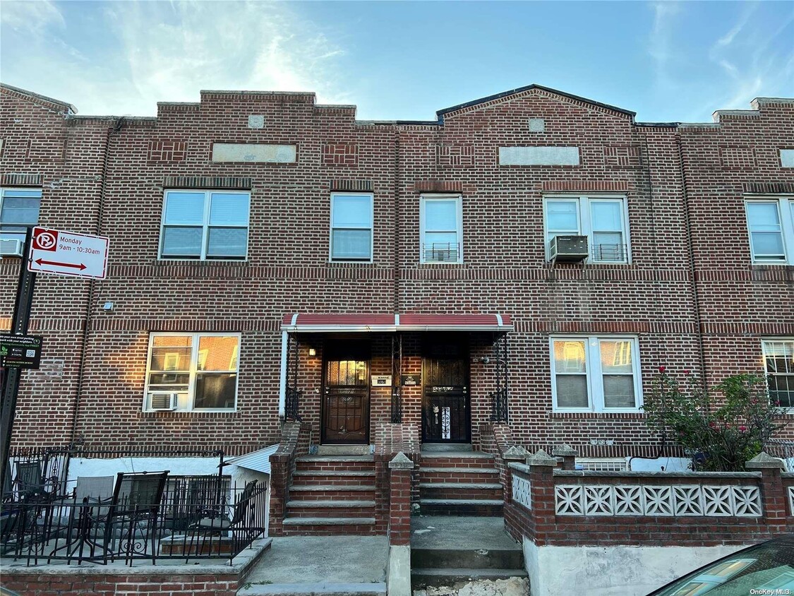 Foto principal - 50-64-64 44th St